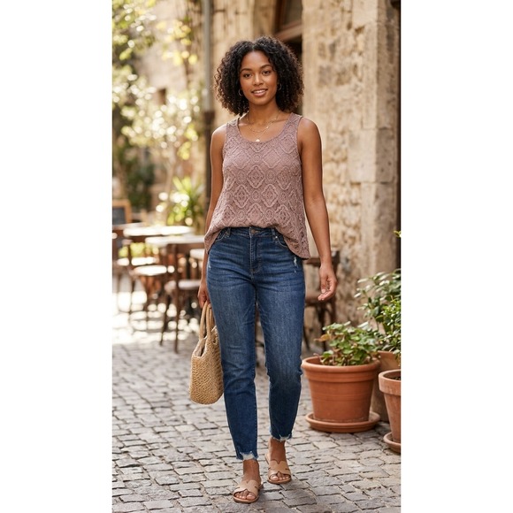 Altar'd State Tops - Altar'd State Mauve Lace Sleeveless Keyhole Back Top R10395 Small